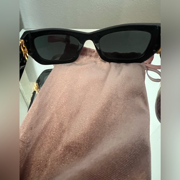 100 Authentic MIU MIU sunglasses - Picture 3 of 14